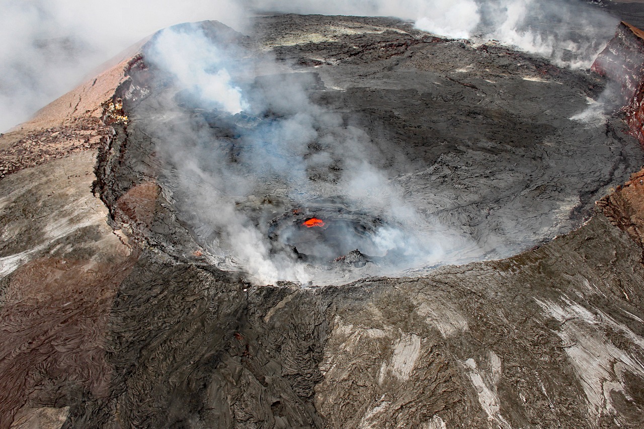 富士山火山喷发最新动态，影响及应对策略揭秘